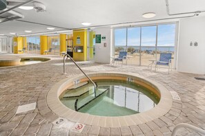 Piscina coperta, una piscina riscaldata