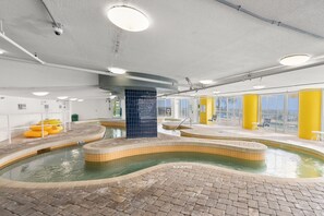 Piscine intérieure, piscine chauffée