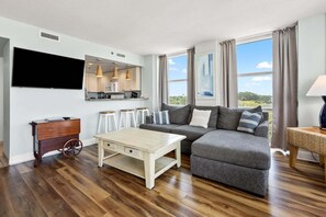 TV - Seaside Resort- modern beach destination! (North Myrtle Beach)