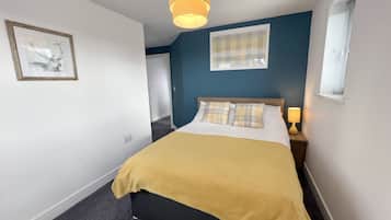 2 bedrooms, iron/ironing board, free WiFi