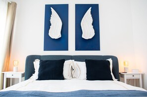 2 slaapkamers, een kluis op de kamer, een bureau