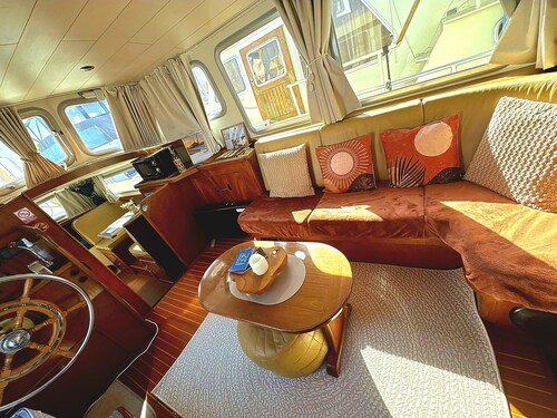 Unusual accommodation boat Rouen