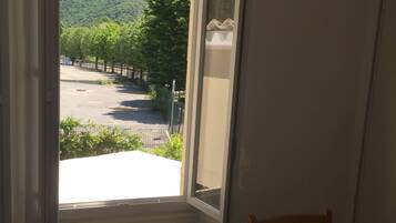 Vue depuis lâhĂ©bergement