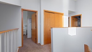 Interior - Falls 77 - Walk-in level 3 Bedroom Condo (Lake Ozark)