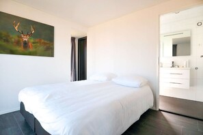 2 bedrooms