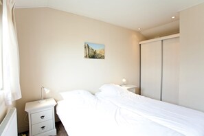 2 bedrooms