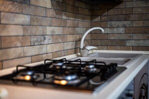 Refrigerador, horno, placa de cocina, cafetera/tetera