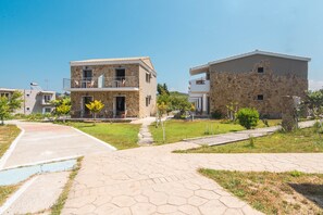 Exterior - Studio Apartment 'Mirage Arillas Studio Type A4' with Sea View, Pool, Balcony & Wi-Fi (corfu)