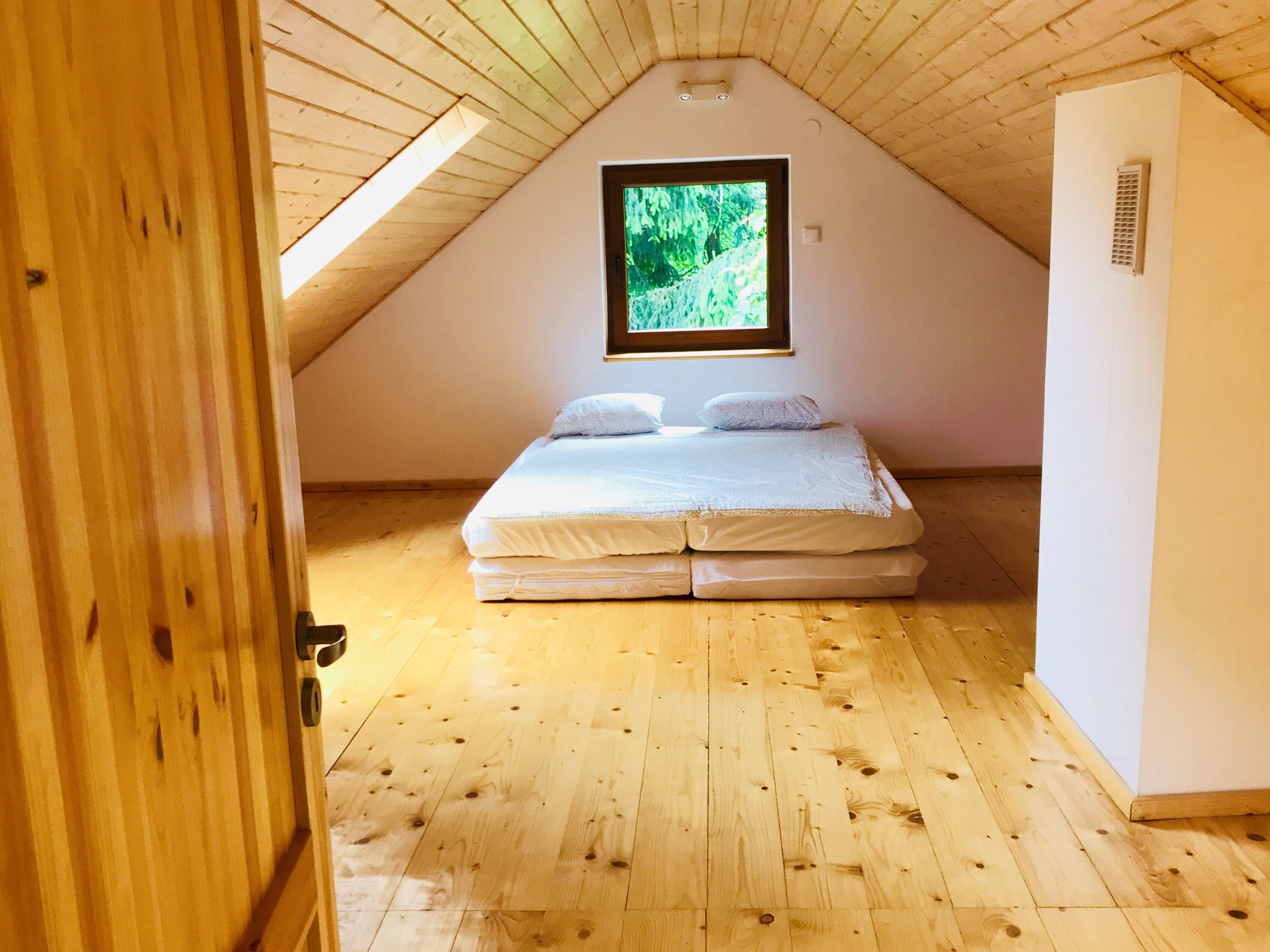 3 室のベッドルーム、ベッドシーツ