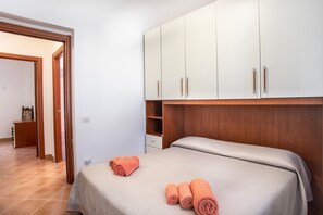 3 bedrooms, WiFi, bed sheets
