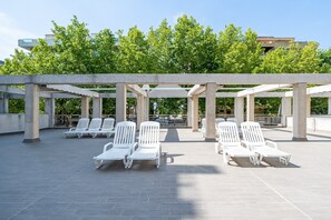 Terrace/patio - Apartment 'Apartamentos Salou - 112' with Shared Pool, Wi-Fi and Air Conditioning (Salou)