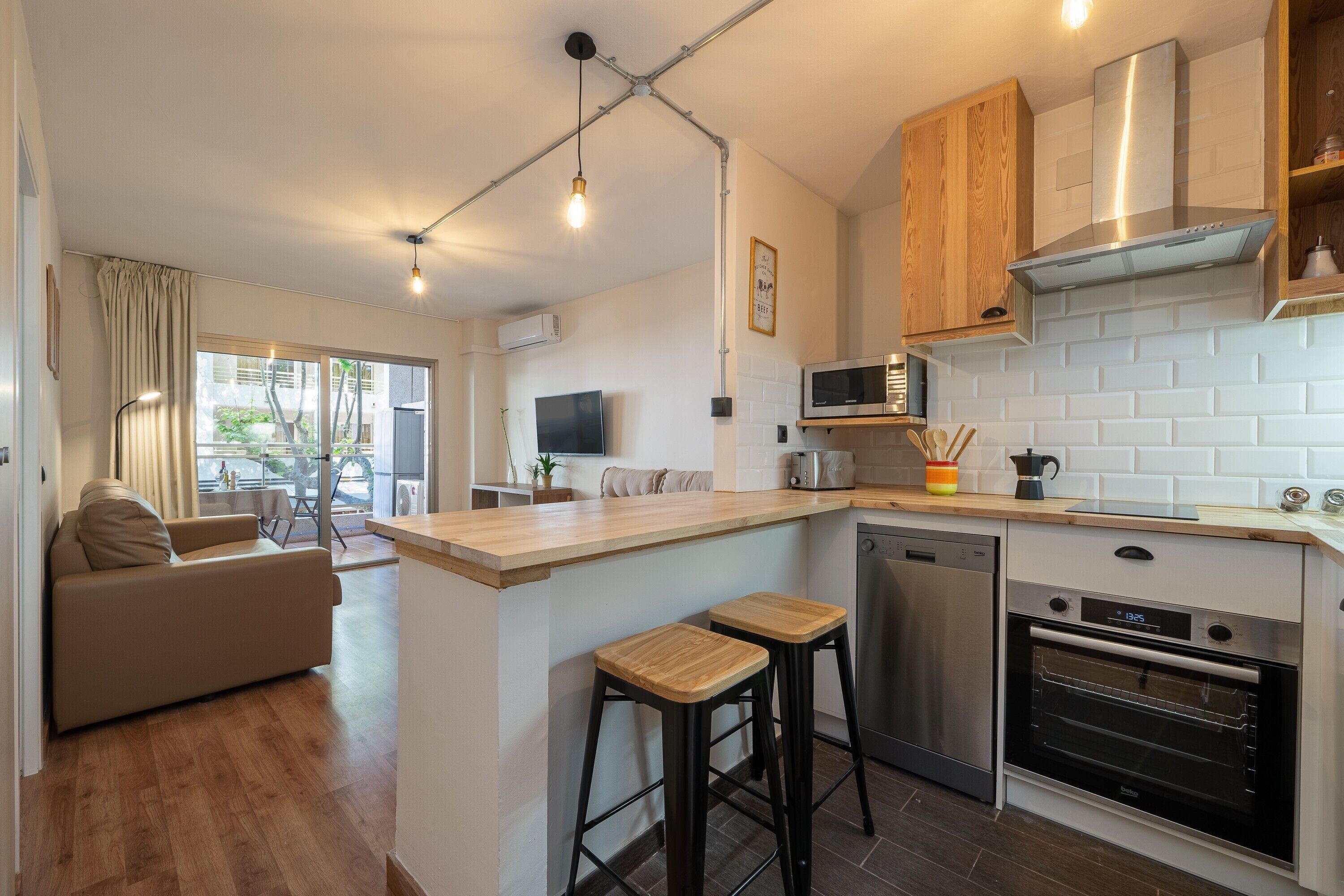 Refrigerador, microondas, horno, placa de cocina