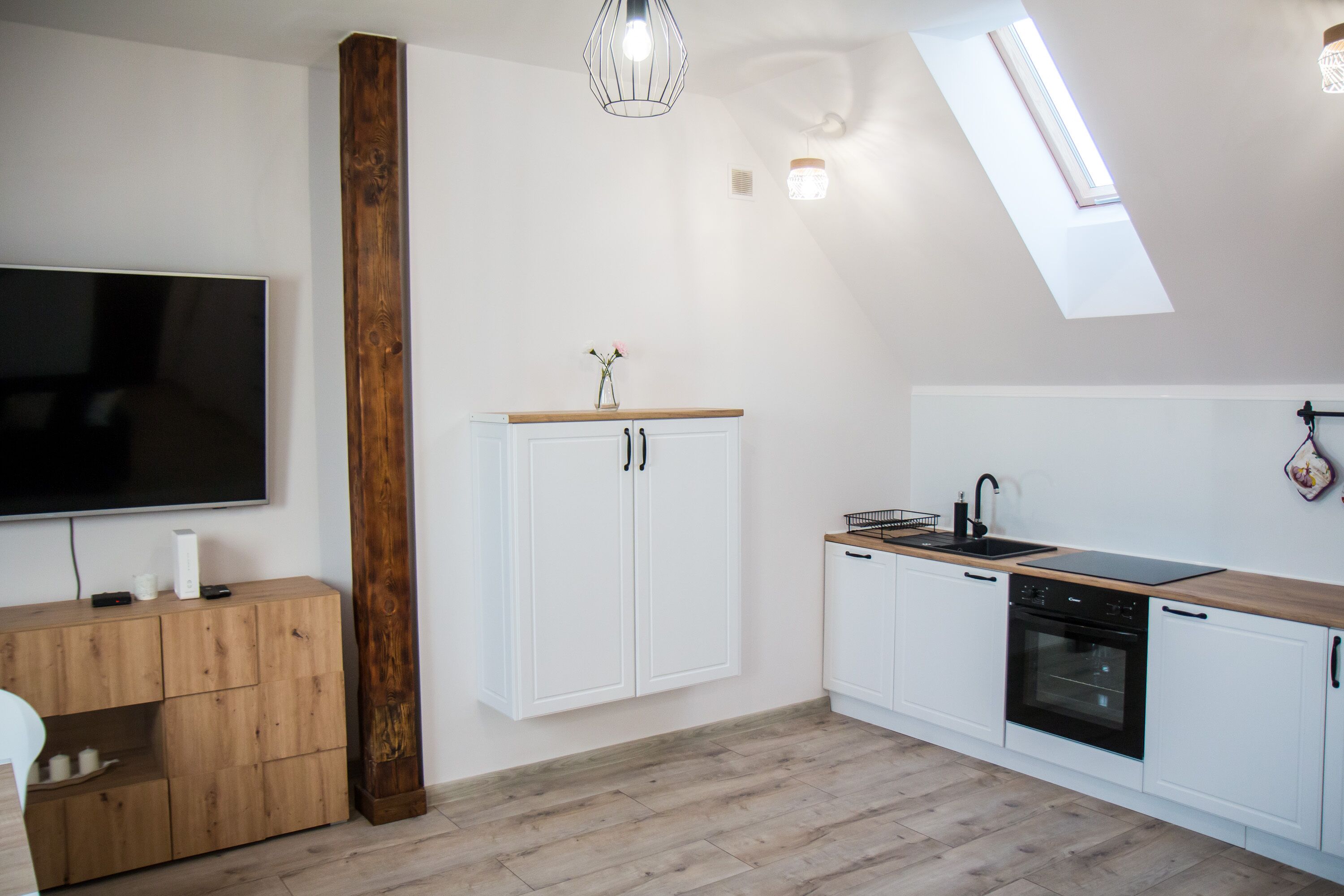 Deluxe Apartment | Private kitchen | Fridge