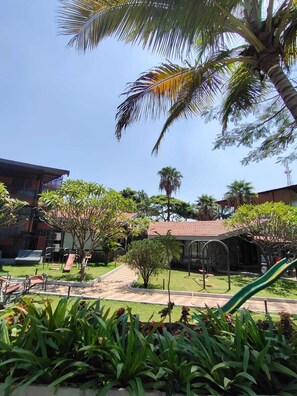 Children's play area - outdoor - CAVES COUNTY RESORT (Nashik)