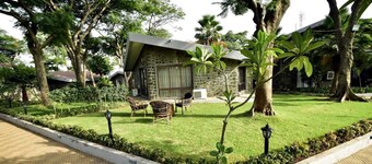 CAVES COUNTY RESORT