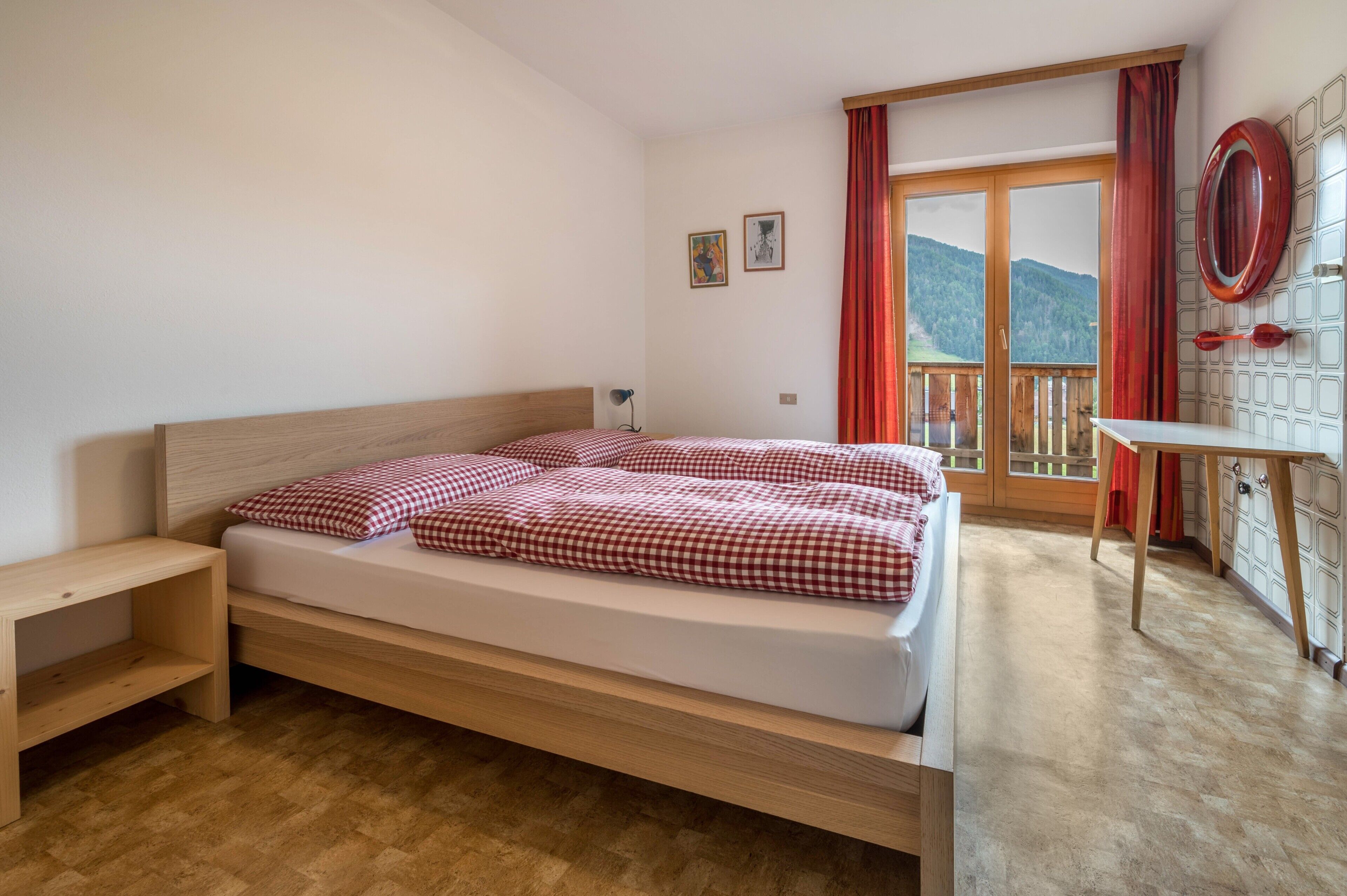 3 quartos, Wi-Fi de cortesia, roupa de cama
