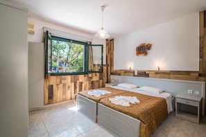 Free WiFi, bed sheets