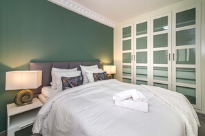2 slaapkamers, een strijkplank/strijkijzer, gratis wifi, beddengoed
