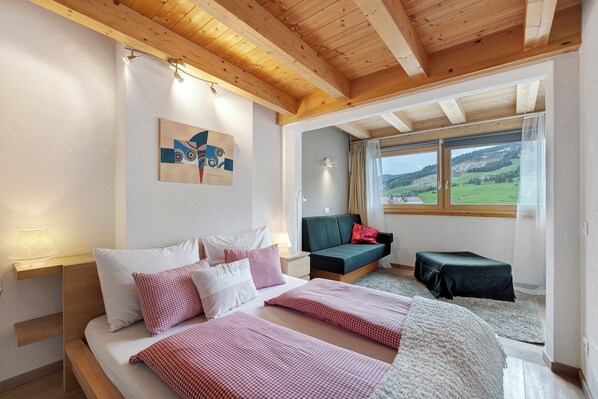 1 chambre, fer et planche à repasser, accès au Wi-Fi (inclus)