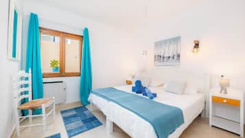 3 bedrooms, iron/ironing board, free WiFi, bed sheets