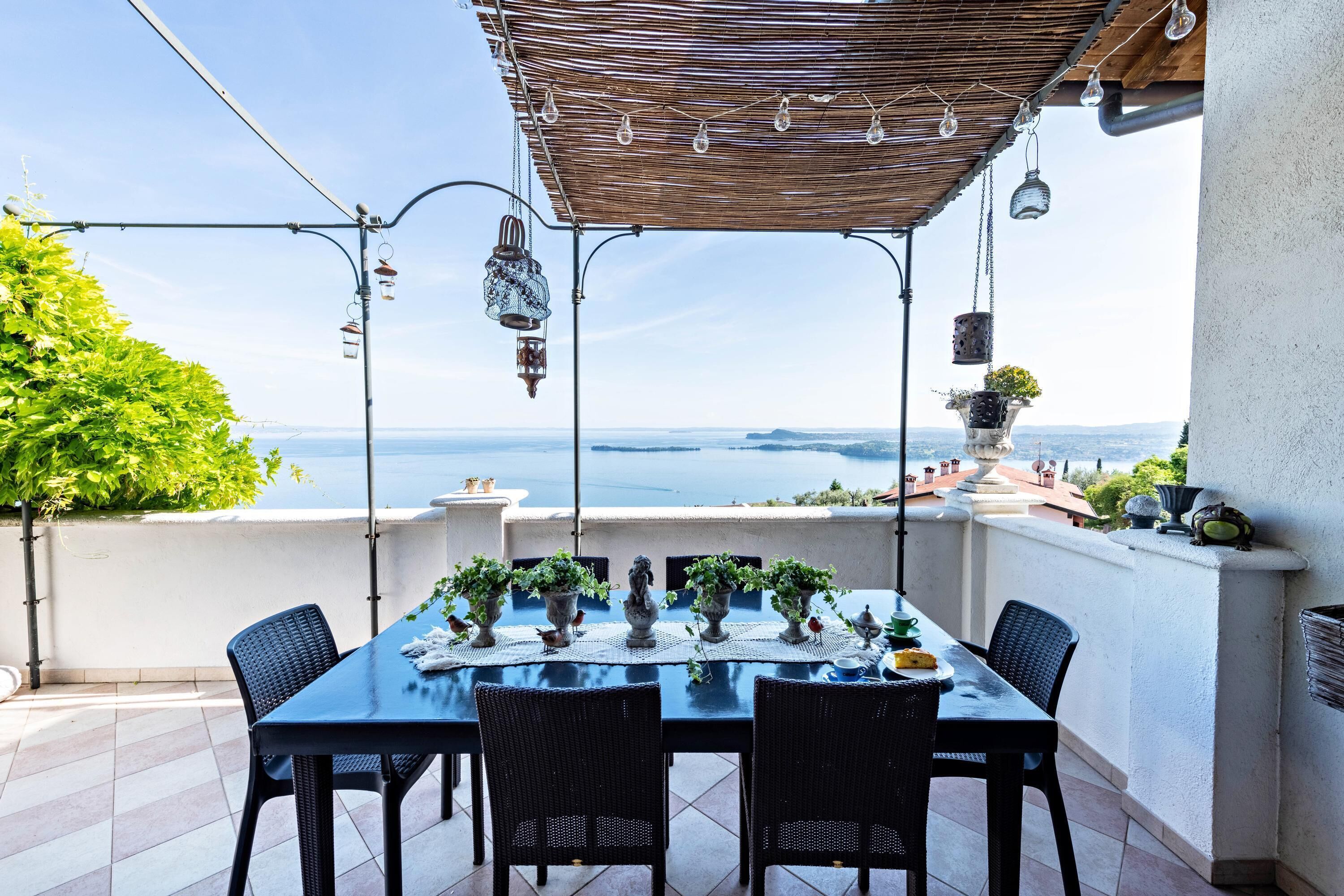 Villa 'Villaro' with Lake View, Garden & Wi-Fi