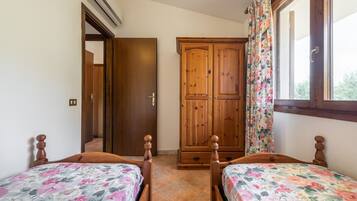 5 makuuhuonetta, silitysrauta/-lauta, Wi-Fi, vuodevaatteet