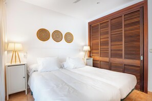 6 soverom, strykejern/-brett, wi-fi (inkludert) og sengetøy