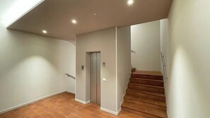 Interior - Holiday Home "Jessika" on the Lake with Shared Garden and Wi-Fi (Gardone Riviera)