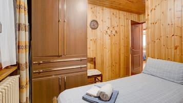 3 habitaciones, tabla de planchar con plancha y wifi gratis