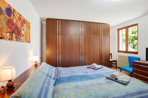 3 chambres, fer et planche à repasser, Wi-Fi gratuit, draps fournis