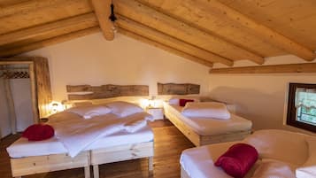 1 bedroom, bed sheets