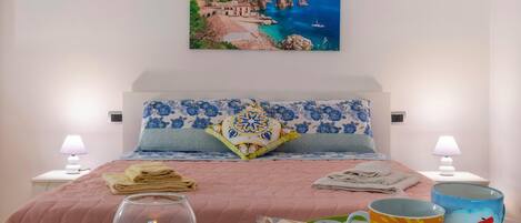 1 camera, ferro/asse da stiro, Wi-Fi, lenzuola