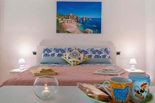 Holiday Home 'Francesca' close to City Centre with Garden & Air Conditioning