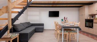 Holiday Home 'Francesca' close to City Centre with Garden & Air Conditioning