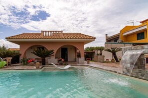 Pool - Villa "Sonia" with Sea View, Pool and Wi-Fi (Santa Maria del Focallo)