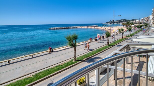 Strand