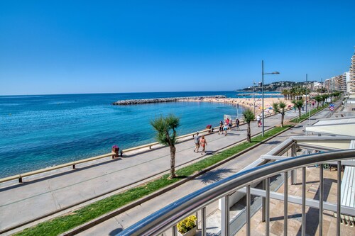 Ferienwohnung am Strand mit Meerblick und Terrasse