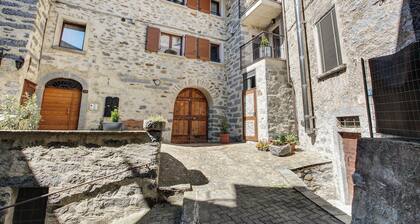 Apartment 'La Maison du Bonheur Grosio' with Balconies & Wi-Fi