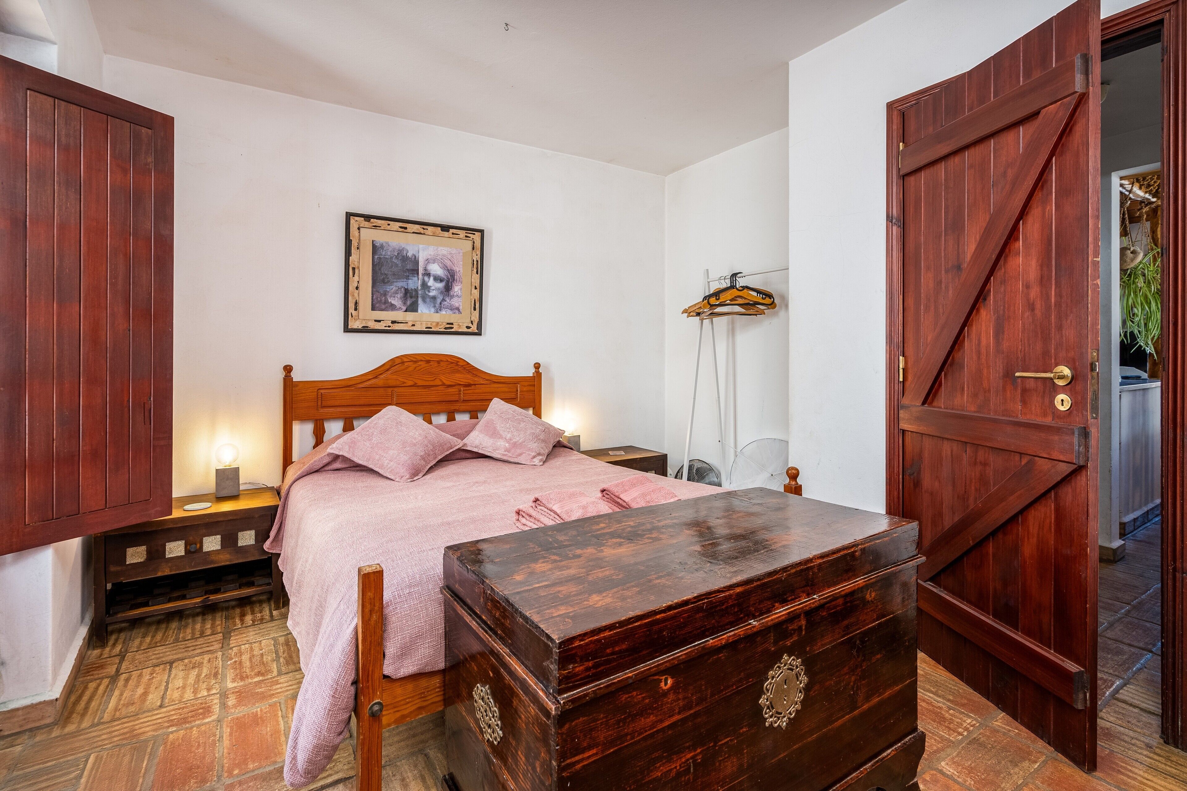 2 habitaciones, tabla de planchar con plancha y wifi gratis 