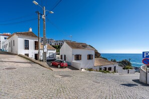 Exterior - Apartment "Casa da Praia 1" with Sea View, Balcony & Wi-Fi (Budens)