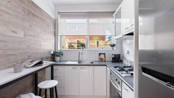 Fridge, microwave, oven, stovetop