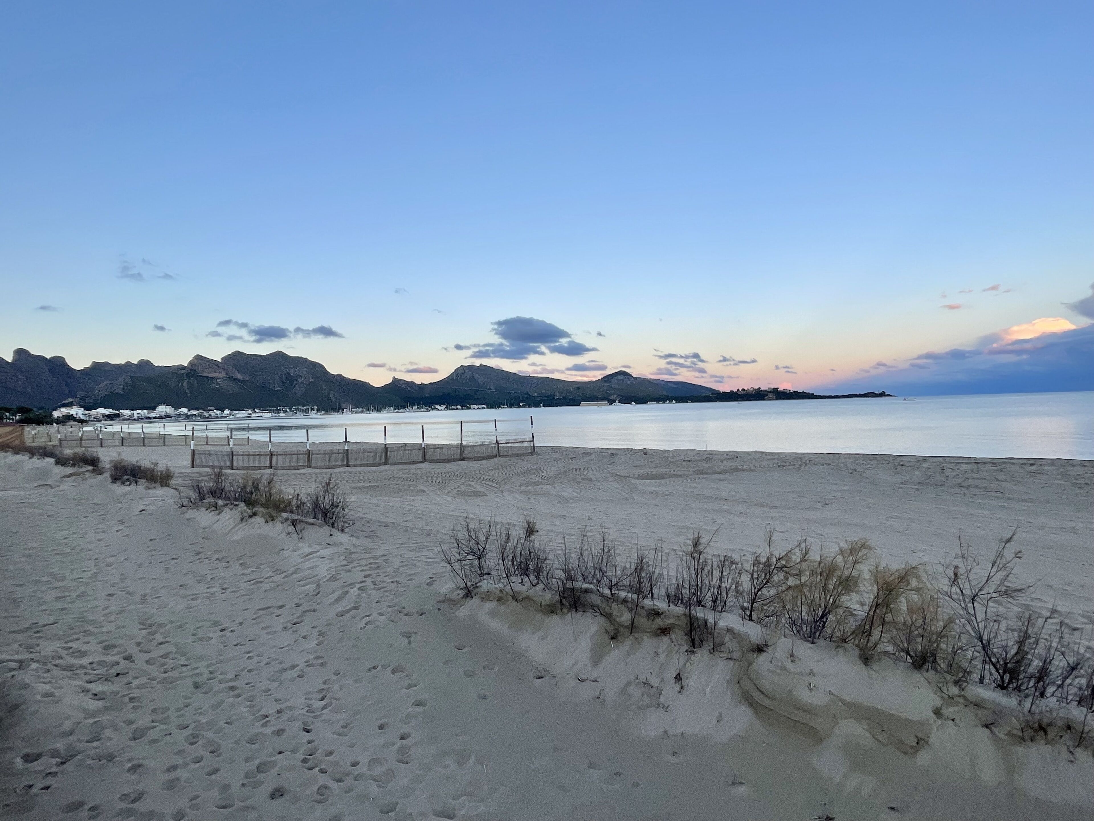 In Strandnähe, Liegestühle