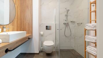 Shower, towels, shampoo