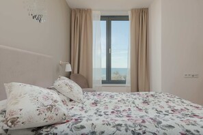 2 quartos, escrivaninha, ferros/tábuas de passar roupa, Wi-Fi