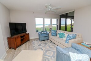 TV - Sand Dollar 3-106-Gorgeous Updated Oceanfront Unit! (St. Augustine)