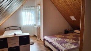 2 soverom, skrivebord, wi-fi og sengetøy