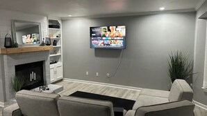 Smart TV - Lake House in Virginia Beach (Norfolk)