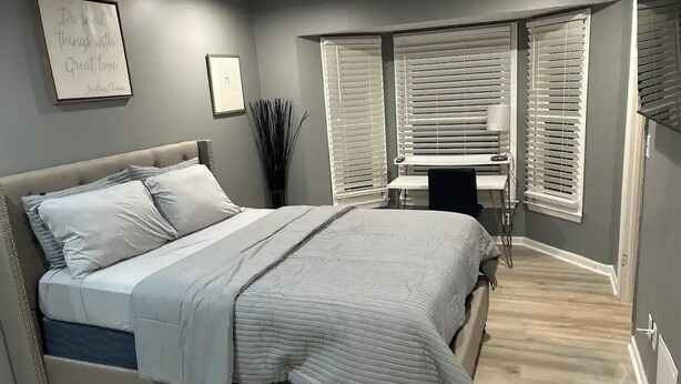 3 bedrooms, iron/ironing board, WiFi, bed sheets - Lake House in Virginia Beach (Norfolk)