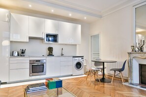 Nicht klassifiziertes Bild, 3 von 14, Schaltfläche