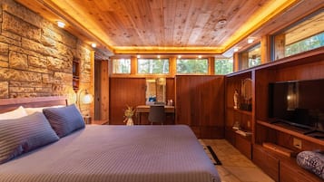 1 bedroom, desk, free WiFi, bed sheets